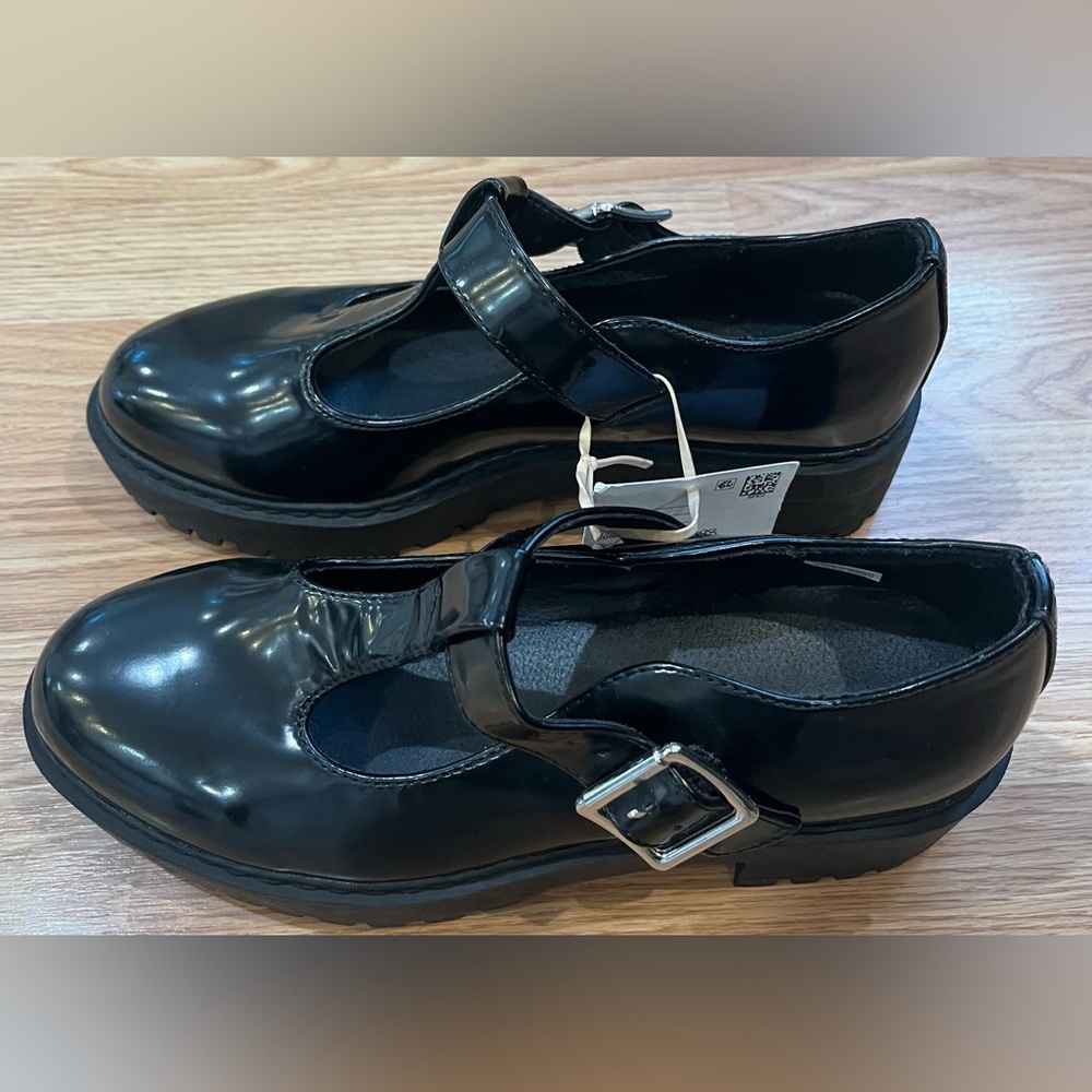 AE T-Strap Mary Jane Shoes , size 7 - Picture 5 of 6